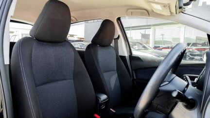 Toyota Vitz F model, Push start image 316881