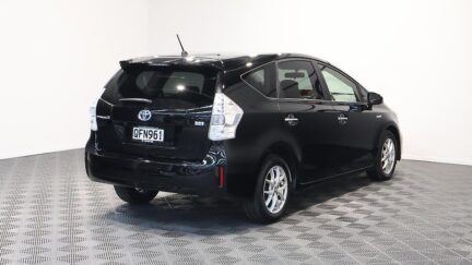 Toyota Prius ALPHA HYBRID image 316068