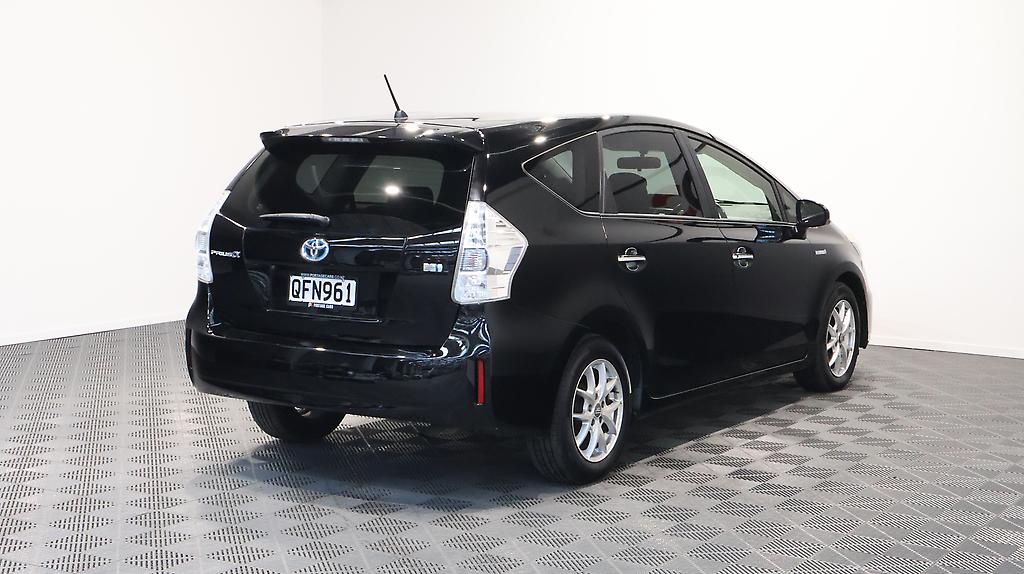 Toyota Prius ALPHA HYBRID image 316068