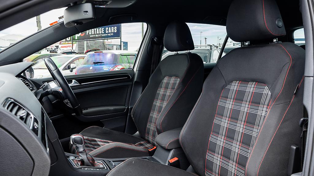 Volkswagen Golf Golf GTI MK7 Tints, Black wheels image 315664