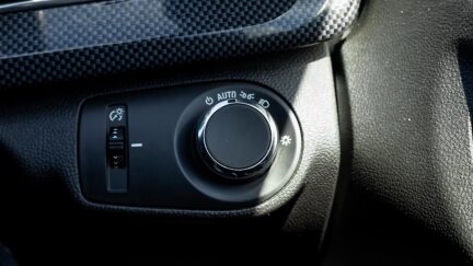 Holden Commodore VF SV6 SDN AT NZ NEW image 314748