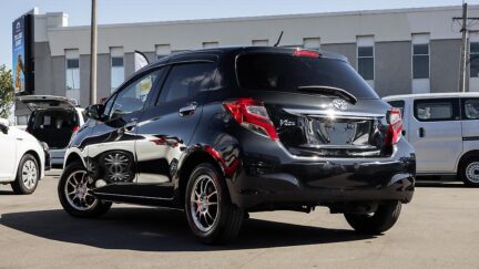 Toyota Vitz F model, Push start image 316876