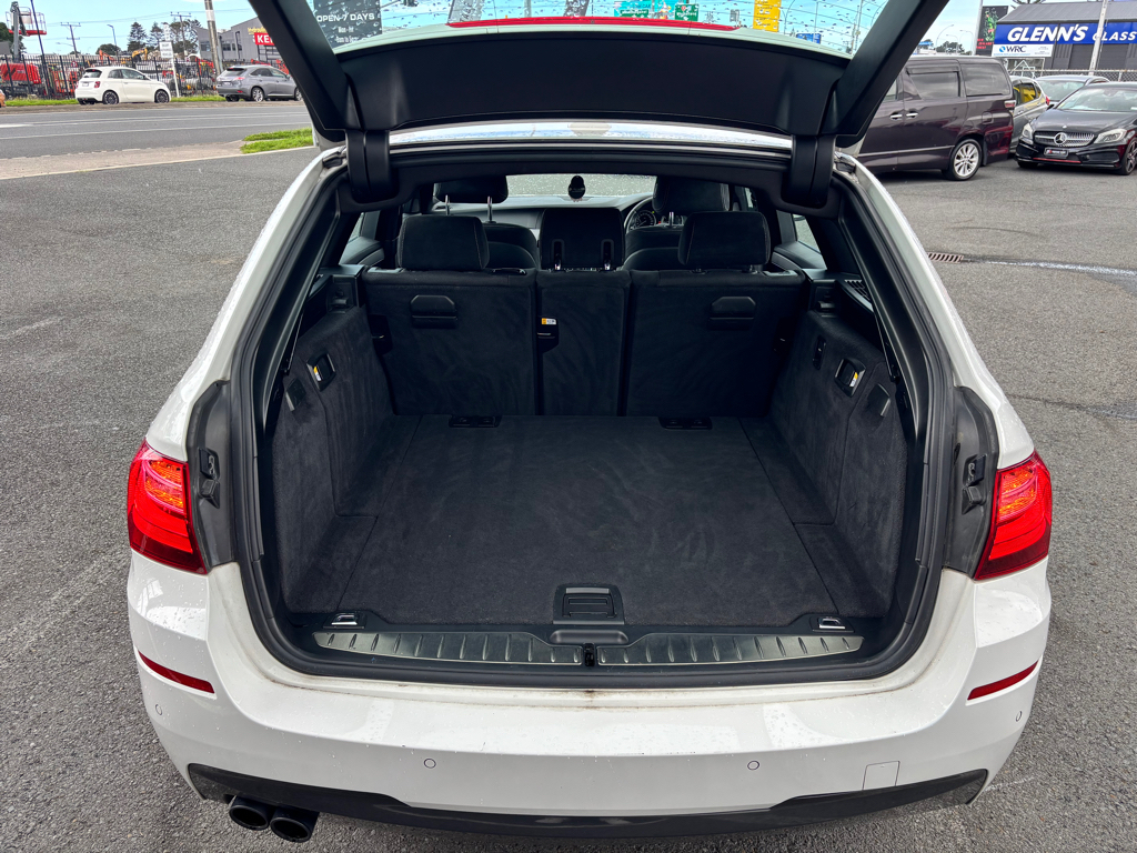Bmw 523i M-Sport Touring Wagon image 319419