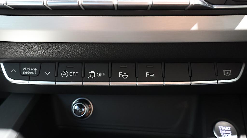 Audi A4 S-Line image 319659