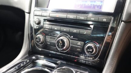 Jaguar Xj XJL 3.0L V6 Supercharged image 318137